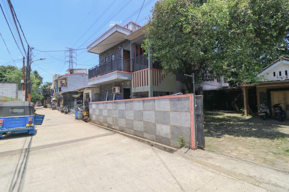 Residence Minimalis Mampang - Tap to explore photos
