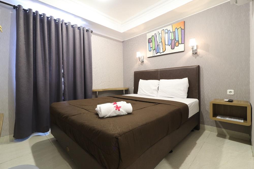 Flamenco Urban Living Room Type - Deluxe Double Room