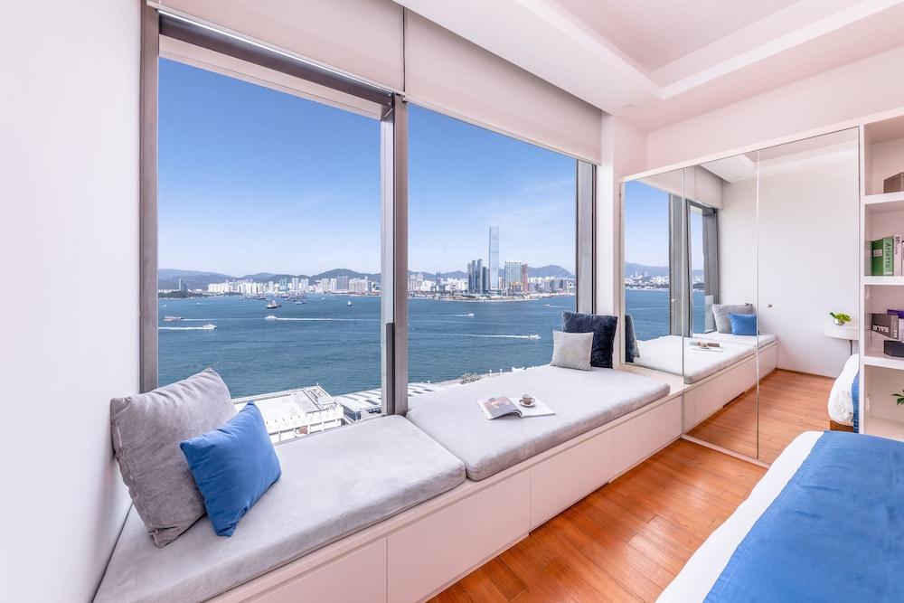 The Connaught Room Type - Deluxe Harbour View Suite