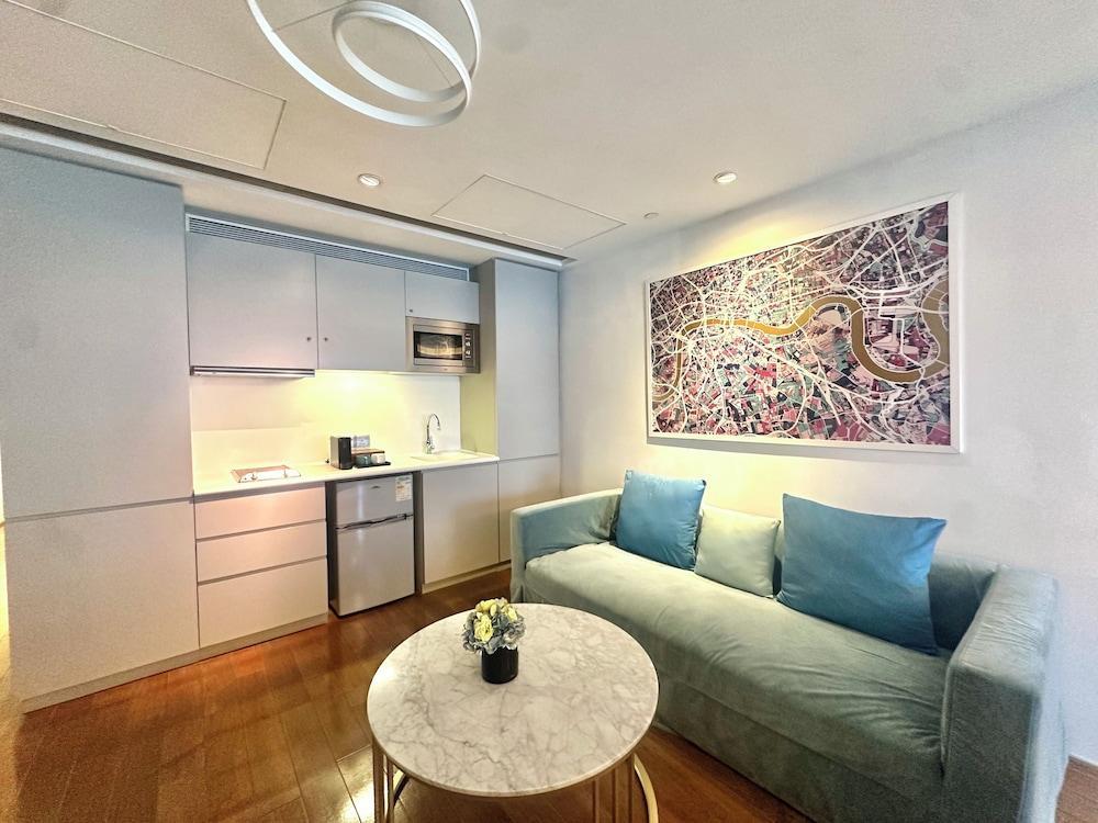 The Connaught Room Type - Premier Harbour View Suite