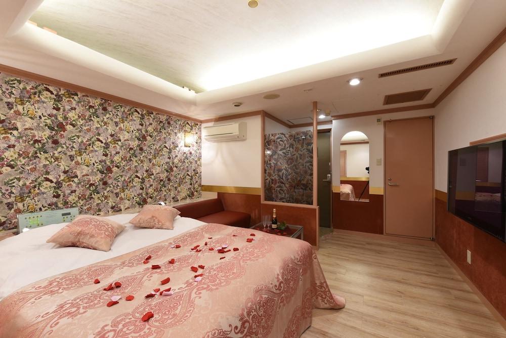 Hotel Frontier - Adults Only Room Type - Basic Room, 1 Double Bed, Non Smoking