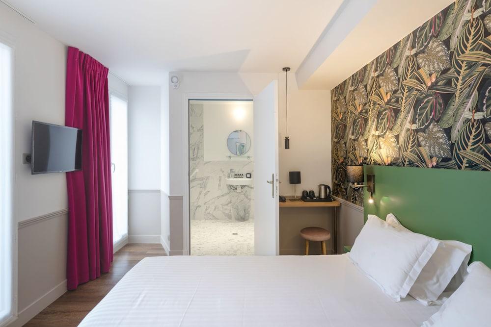 Hôtel 31 Paris Tour Eiffel Room Type - Deluxe Double Room, Balcony, Courtyard View Hôtel 31 Paris Tour Eiffel Room Type - Deluxe Double Room, Balcony, Courtyard View
