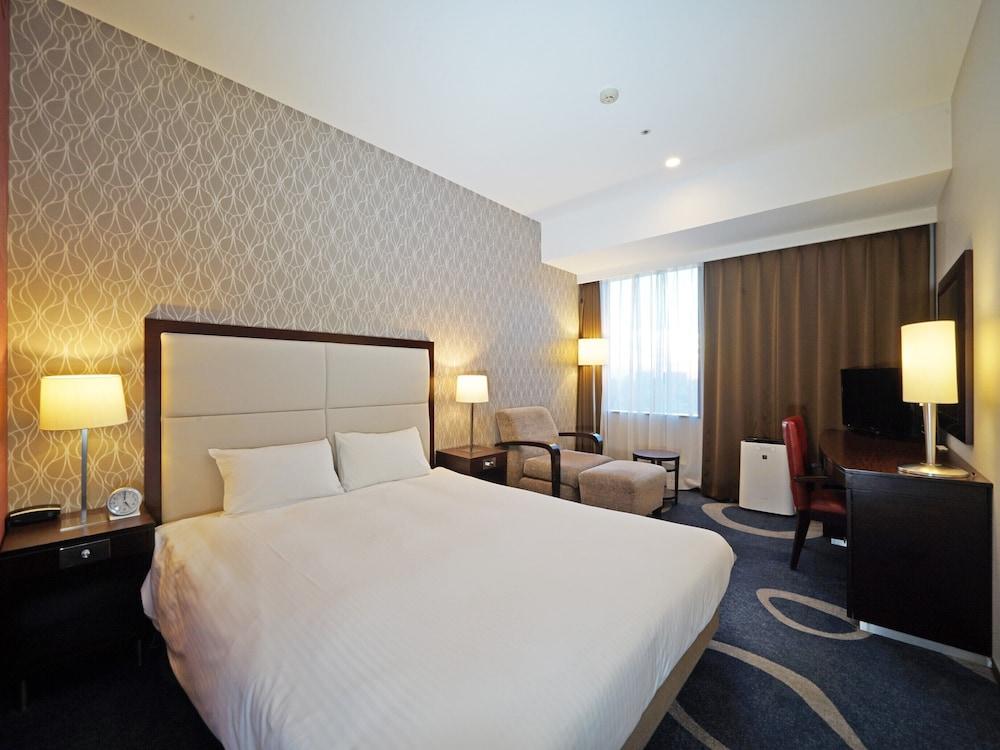 LOISIR HOTEL SHINAGAWA SEASIDE - Tap to explore photos