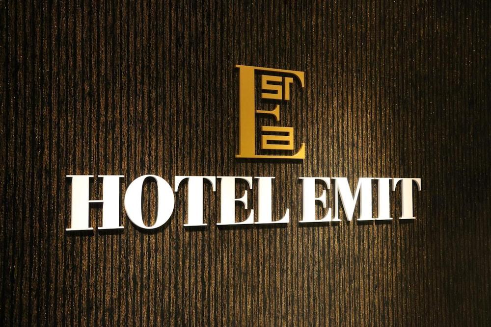 Hotel Emit Ueno - Tap to explore photos
