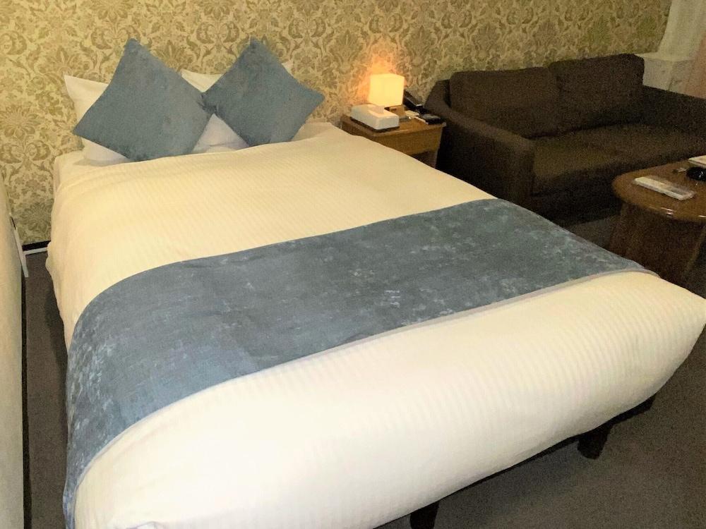 Roppongi Plaza Hotel Room Type - Moderate Double Room, Smoking