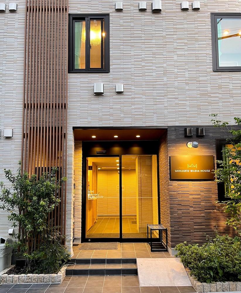 Shinjuku Warm House - Tap to explore photos