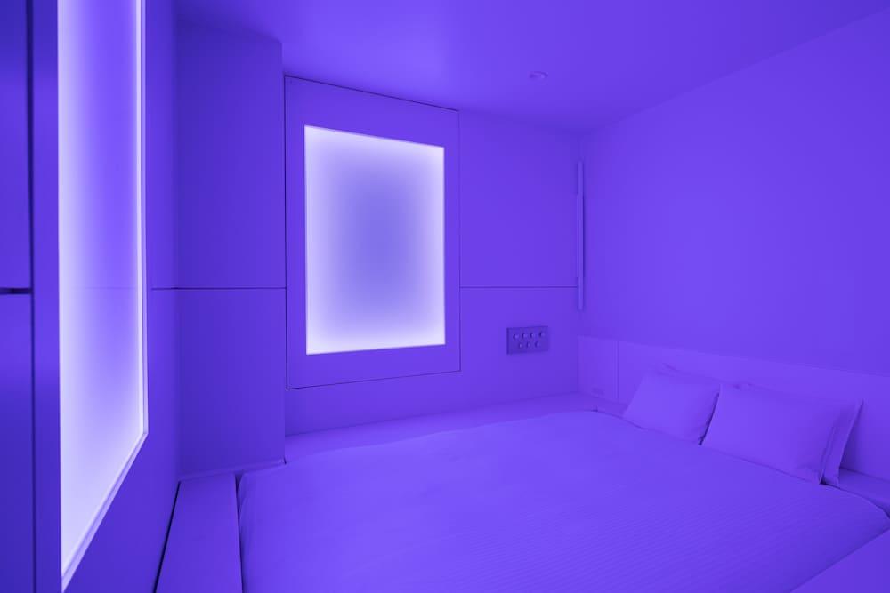 BnA_WALL Room Type - Junior Suite King Room "Float" Non Smoking