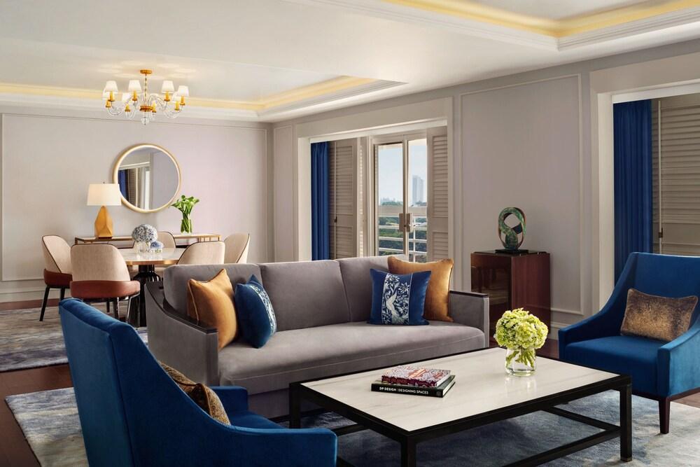 The St. Regis Jakarta Room Type - Suite, 1 Bedroom, Balcony (Empire)