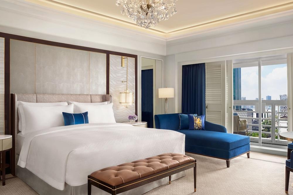The St. Regis Jakarta Room Type - Deluxe Room, 1 King Bed, Balcony