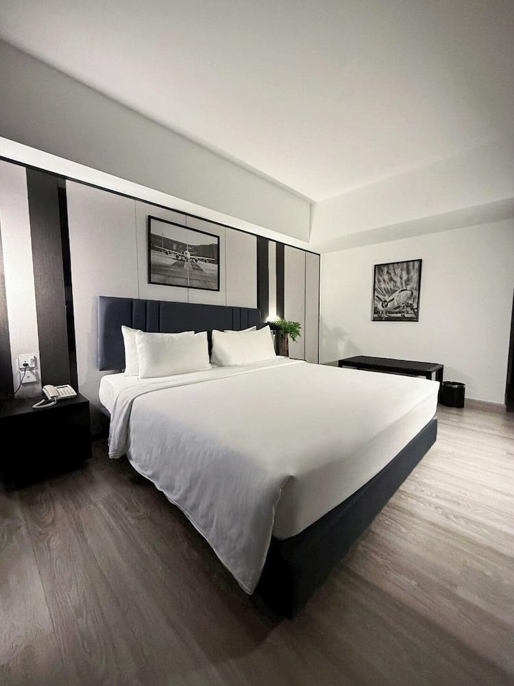 12 The Residence Hotel - Don Mueang Airport Room Type - Suite