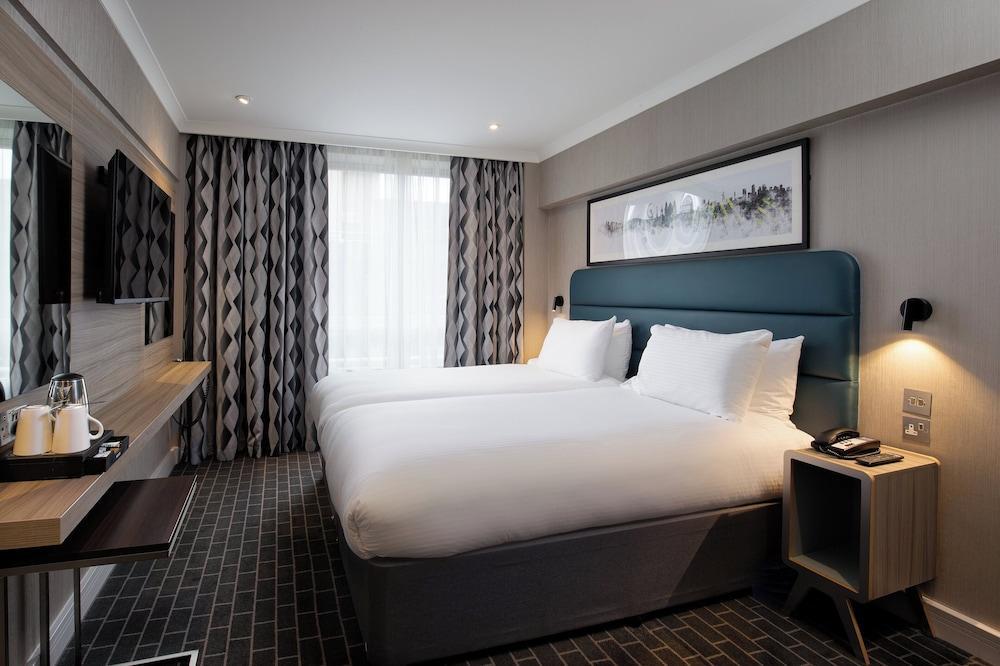 City Sleeper at Royal National Hotel Room Type - Twin Room
