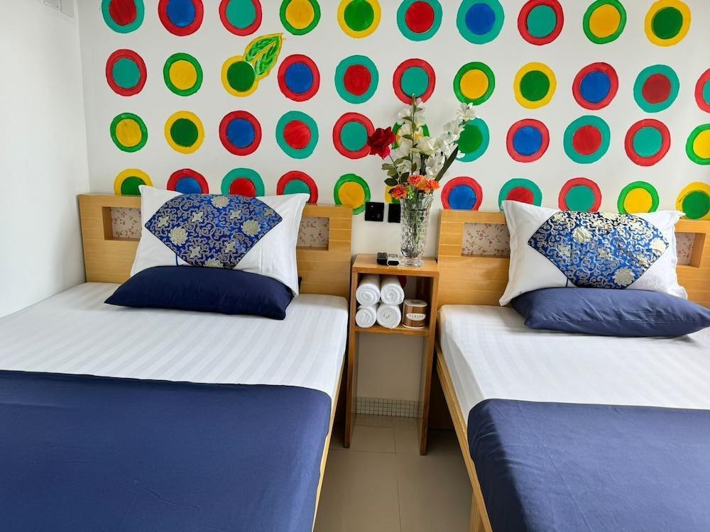 Australia Lounge Room Type - Suite, 2 Bedrooms
