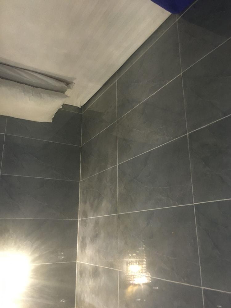 Oriental Pearl Hostel Room Type - Business Single Room