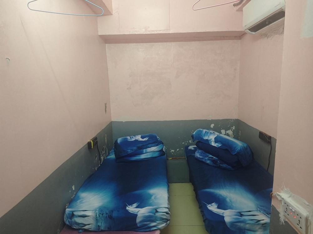 Master Inn - Hostel Room Type - Twin Room