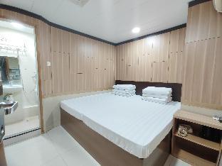 Hoo Sang Hostel 香港豪生酒店 - Tap to explore photos