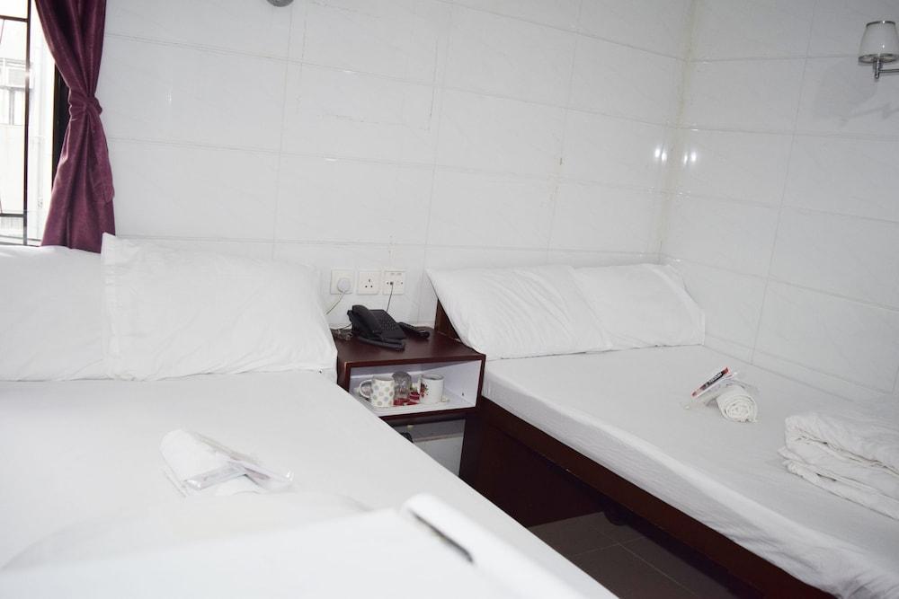 Om Guest House Room Type - Family Room