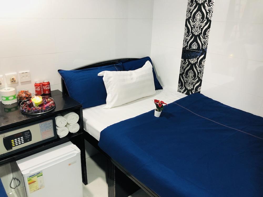 Manila Lounge Room Type - Single Room