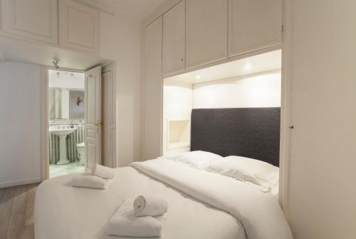 Mithouard Apartments