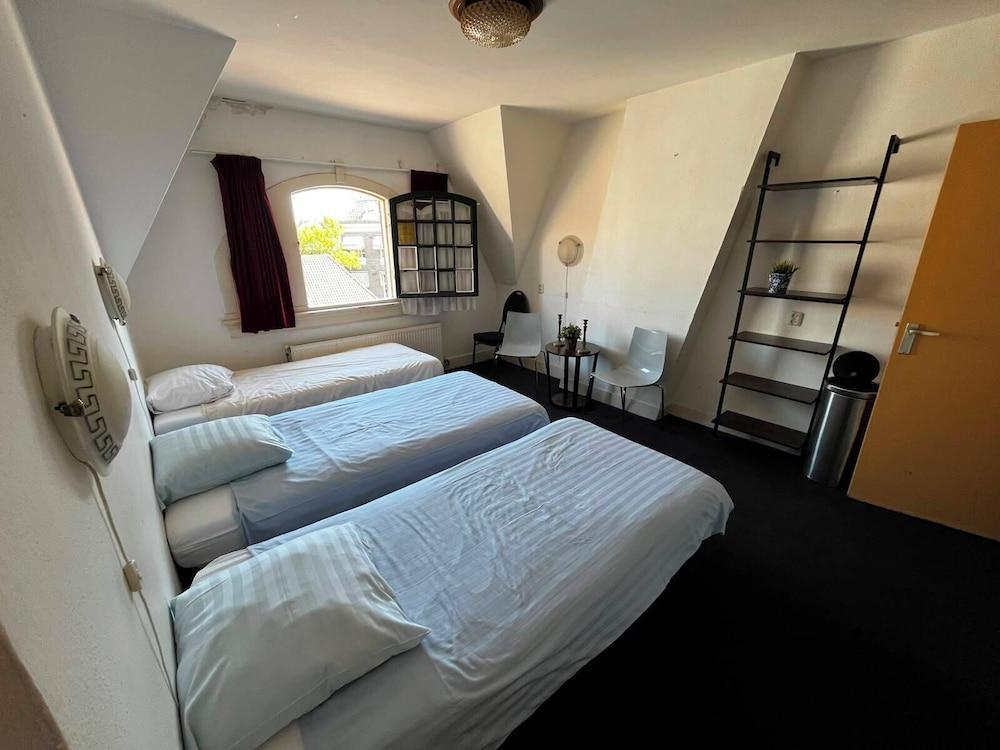 Hotel Galerij Amsterdam Room Type - Standard Triple Room, City View