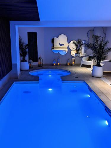 Hôtel Villa Romantic & SPA - Tap to explore photos