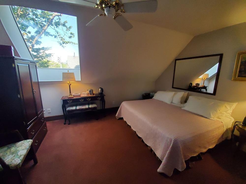 Madison Manor Boutique Hotel Room Type - Deluxe Room, 1 King Bed