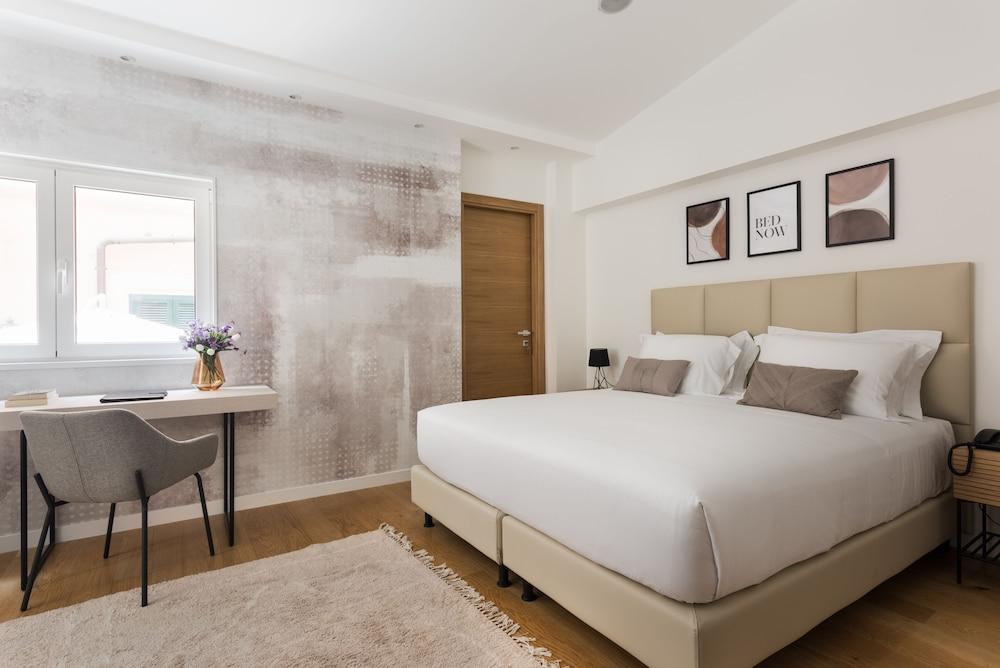 AT 41 Room Type - Deluxe Double or Twin Room AT 41 Room Type - Deluxe Double or Twin Room