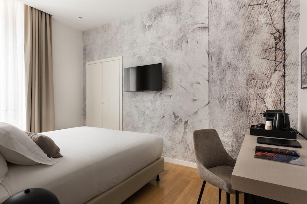 AT 41 Room Type - Superior Double or Twin Room