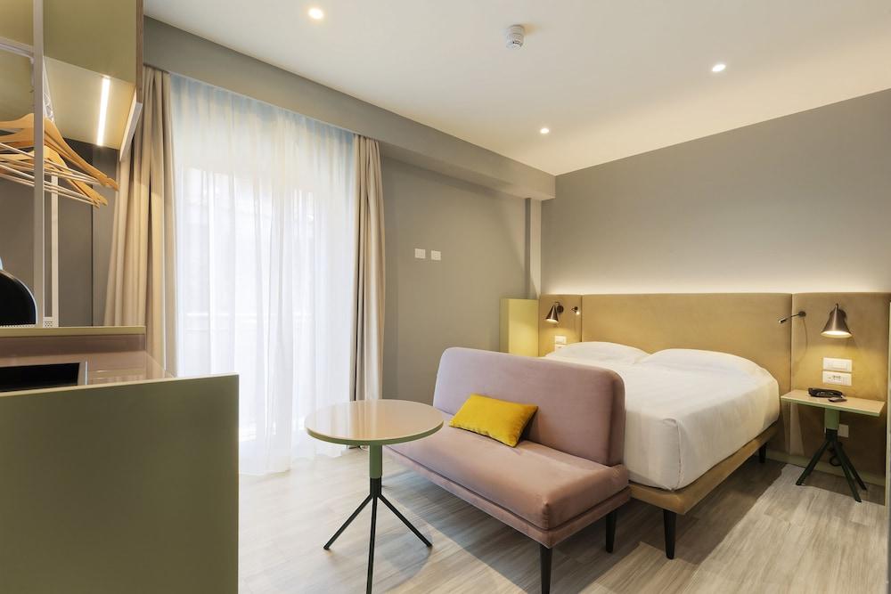 Adesso Hotel Room Type - Superior Double Room