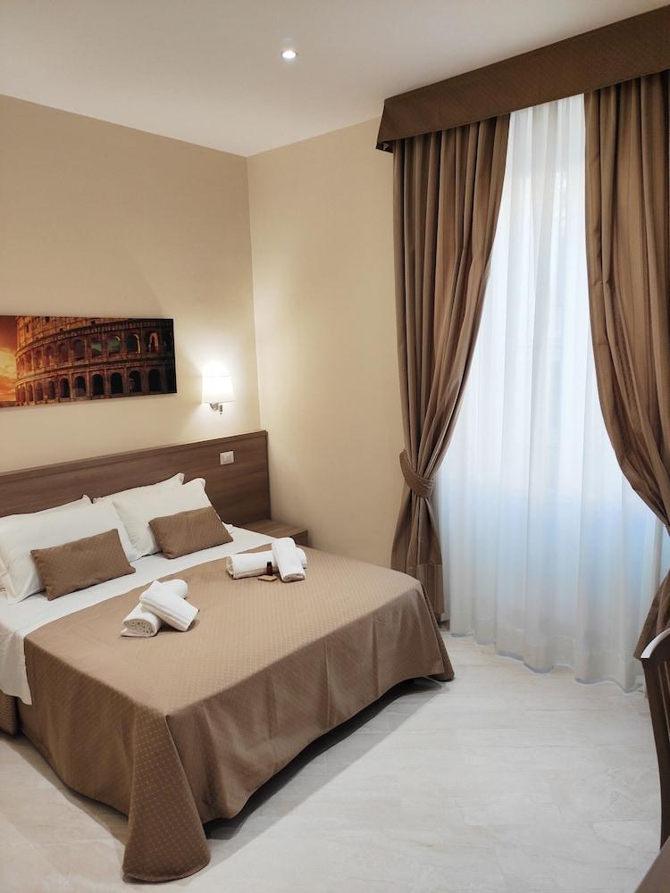 Luxury Suites - Stay Inn Rome Experience Room Type - Deluxe Double Room