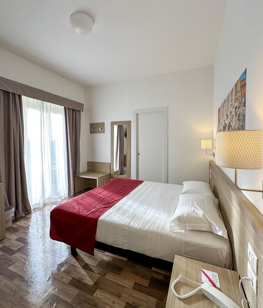 HOTEL NOVA DOMUS AURELIA - Tap to explore photos