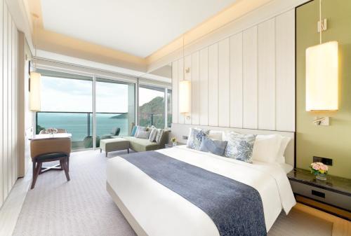 The Fullerton Ocean Park Hotel Hong Kong - Tap to explore photos