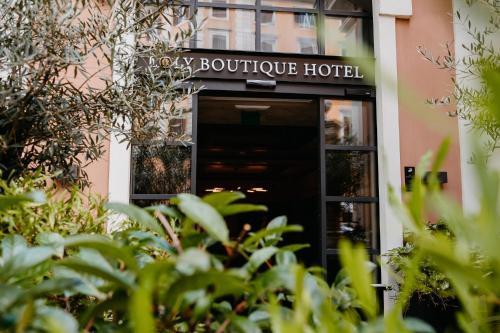 Loly Boutique Hotel - Tap to explore photos