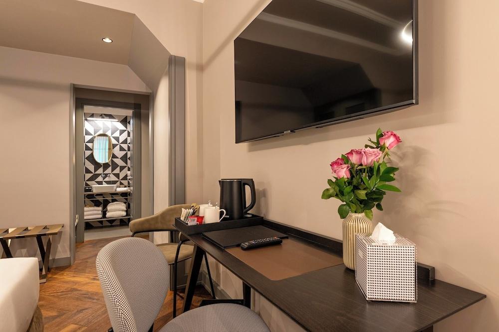 Loly Boutique Hotel Room Type - Dependance San Cosimato Superior Double (Hollywood Style)