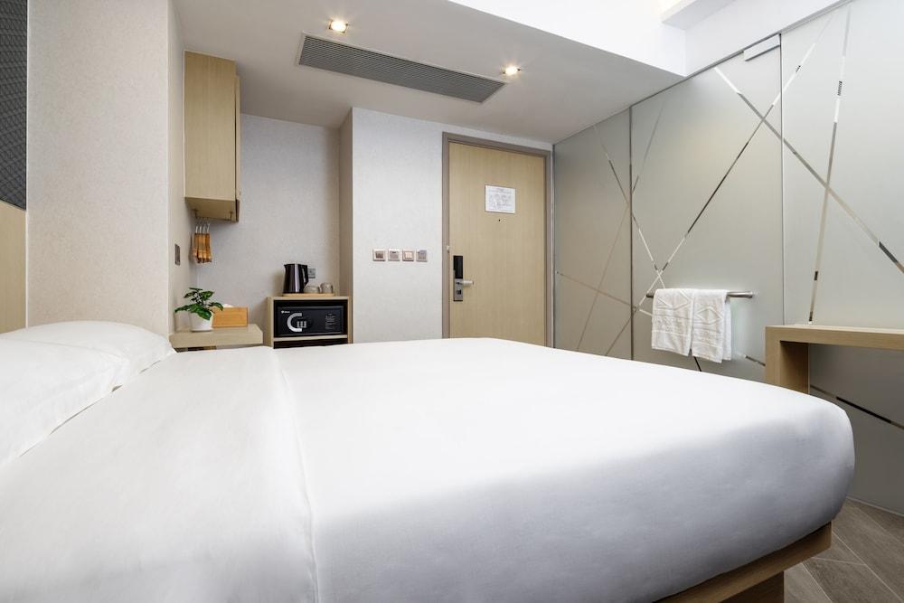 Starphire Hotel Room Type - Starphire Premium Double Room