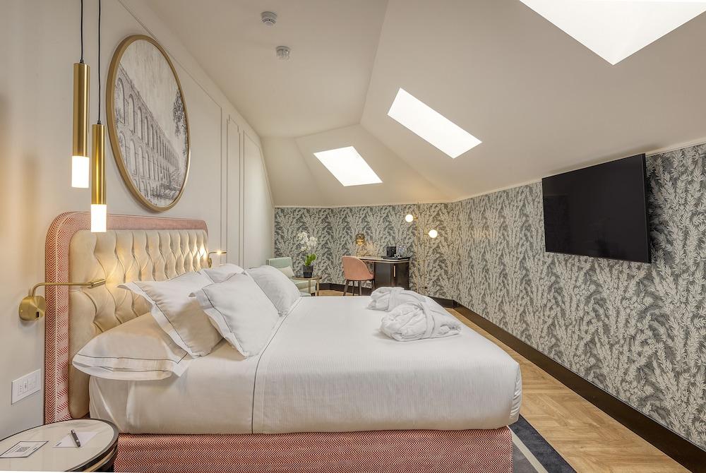 H10 Palazzo Galla Room Type - Superior Attic Triple