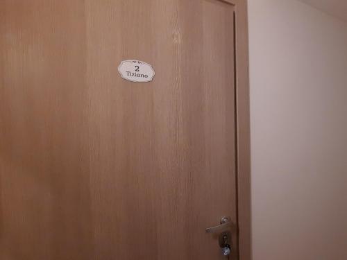 Aurelio Deluxe Rooms - Tap to explore photos