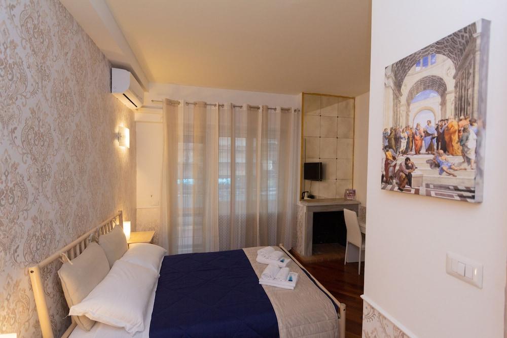 Aurelio Deluxe Rooms Room Type - Deluxe Room