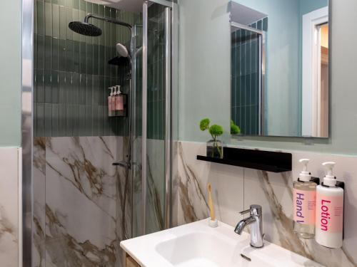 Numa Rome Portico Room Type - Connecting rooms - Two Bedrooms, One Bathroom