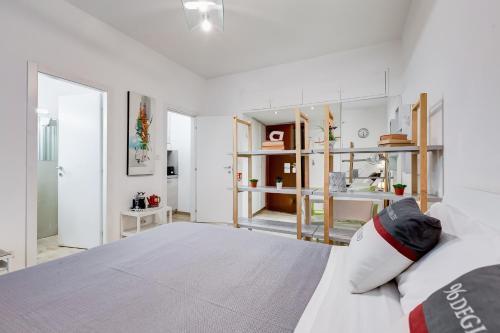 96 Degli Ubaldi Studio