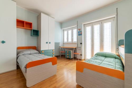 GuestHost - Sunny Terrace Apt in Piazza Bologna - Tap to explore photos