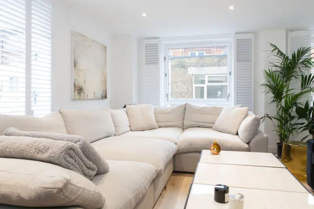 Shoreditch - Immaculate 2 Bedrooms Flat For 6 - Tap to explore photos