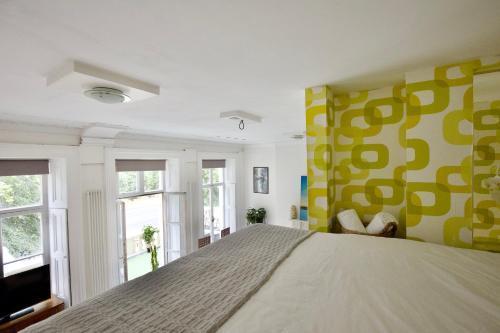 Large 2 Beds Flat Overlooking Clapham Common Park