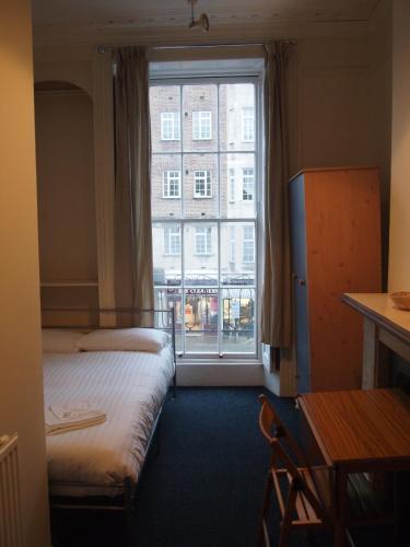 Paddington Flats Room Type - Standard Double Room with Shared Bathroom Paddington Flats Room Type - Standard Double Room with Shared Bathroom