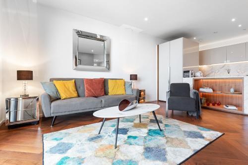 River Panorama Central London 2 bedroom New Development - Tap to explore photos