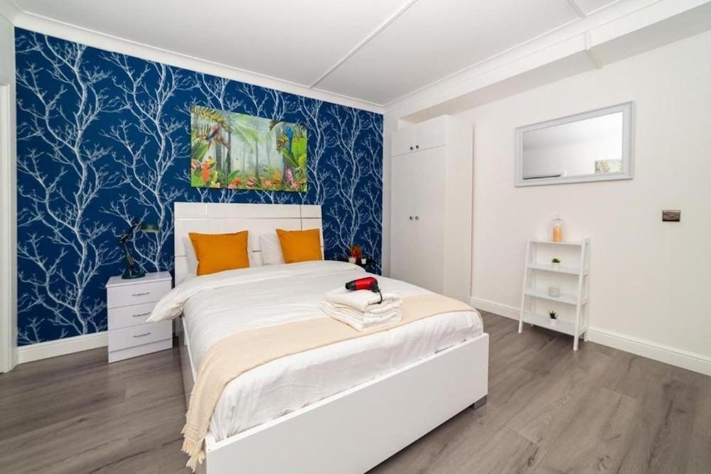 Diana Hotel Near Wembley Self Serviced Apartments Room Type - Deluxe Double Room