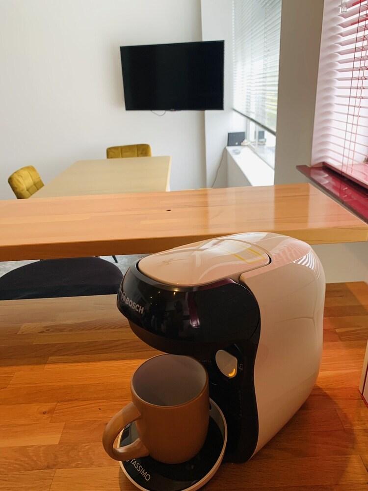 Beautiful Quality Apartment in Camden - Tap to explore photos