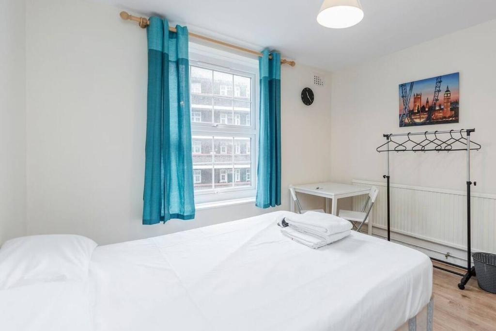 APlaceToStay Central London apartment, Zone 1 BAK - Tap to explore photos