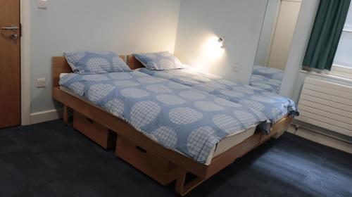 Lee Abbey London Room Type - Twin Room with Private Bathroom