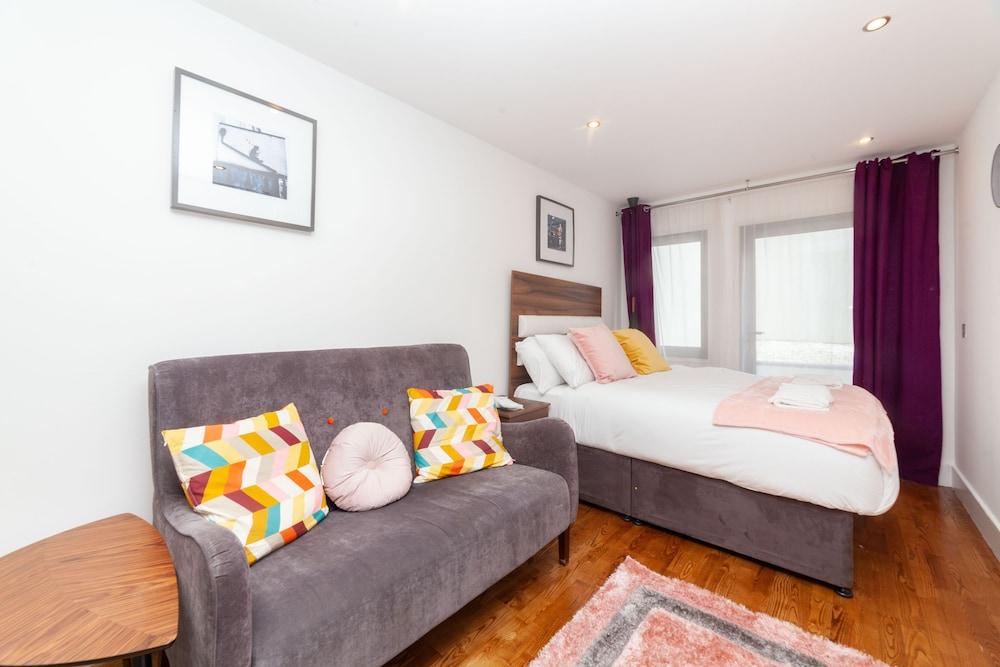 City Prime Camden Room Type - Deluxe Studio, Terrace