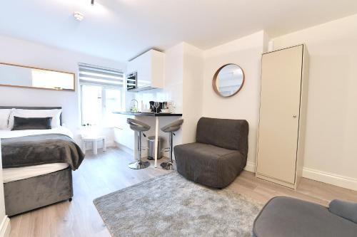 Stylish Studios by Luxestays Shepherds Bush Room Type - Superior Studio